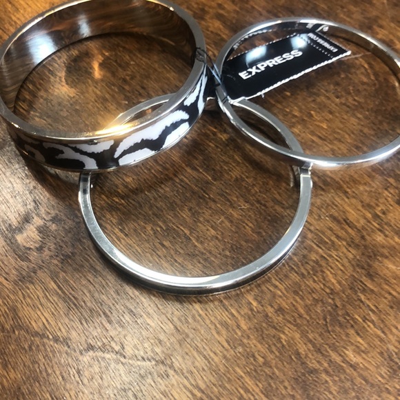 Jewelry bundle - Picture 5 of 7